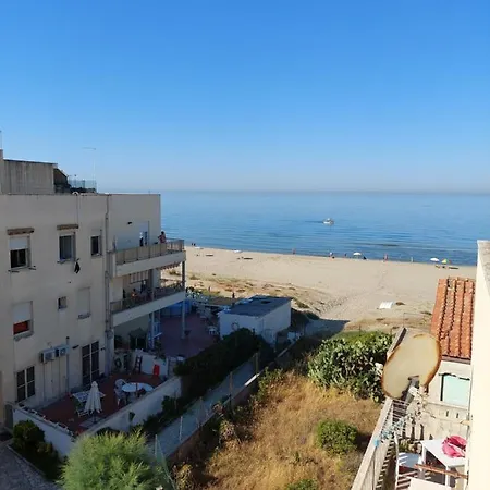 Apartment Tre Delfini 2 Monolocali Torvaianica